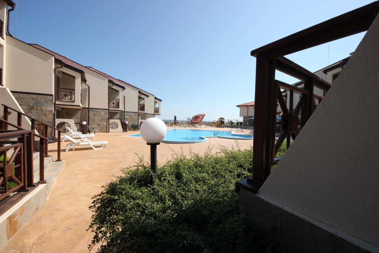 Menada Imperial Heights Villas Sunny Beach Exterior photo